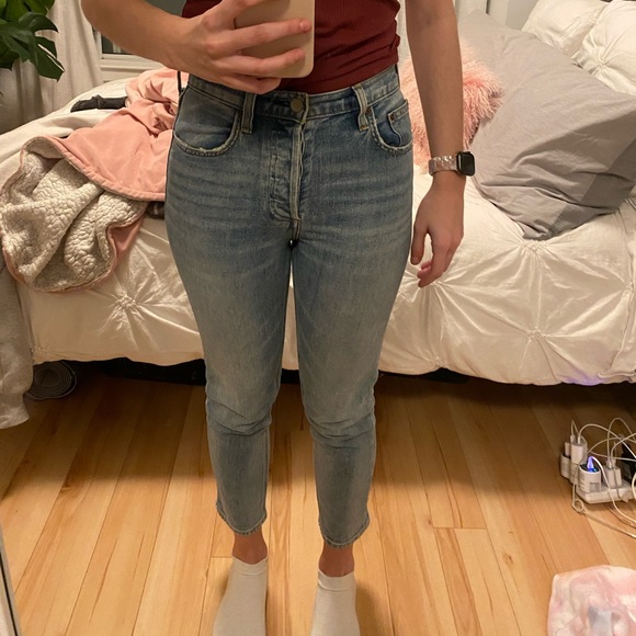 Aritzia Denim Forum High Rise Slim Cropped Jeans - Picture 4 of 5
